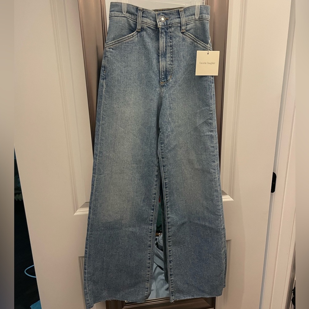 Brand new! Women’s Favorite Daughter jeans